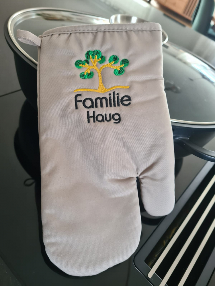 Ofenhandschuh aus Baumwolle mit Namen/ Motiv bestickt